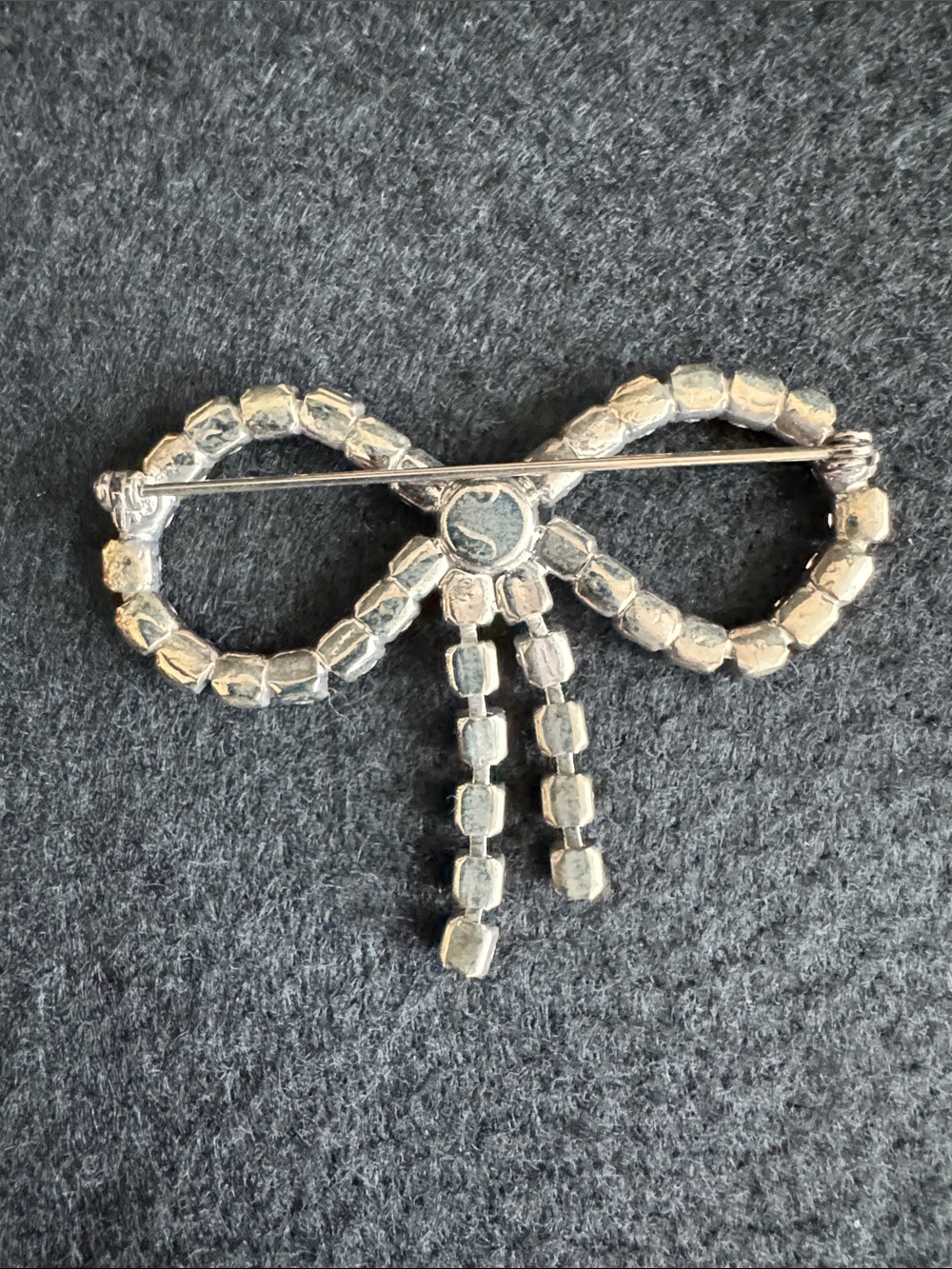 VTG Silver Tone Rhinestone Bow Brooch Mid Century Statement Ribbon Pin Crystals - Picture 2 of 3